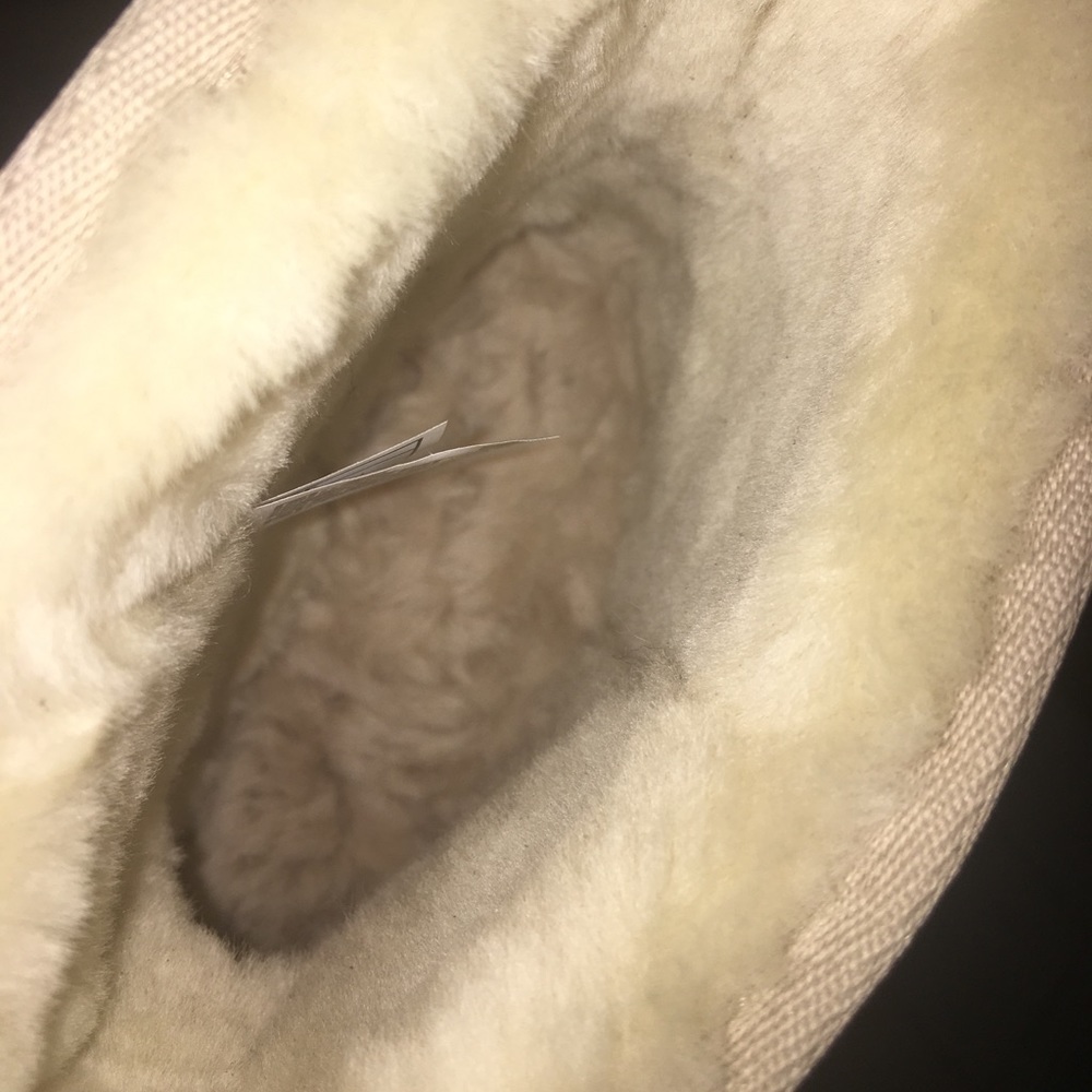Tan ankle Uggs - Picture 4 of 5