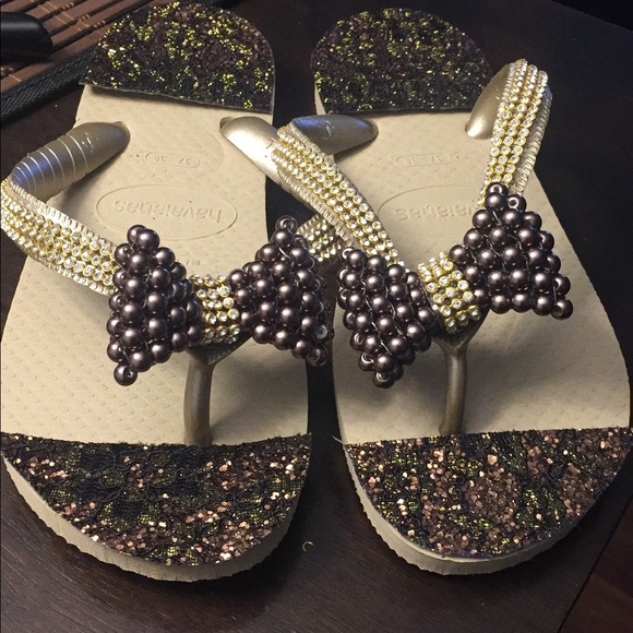 Embroidered Flip Flops - Picture 2 of 8