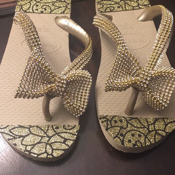 Embroidered Flip Flops - Picture 4 of 8