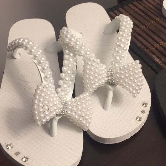 Embroidered Flip Flops - Picture 5 of 8