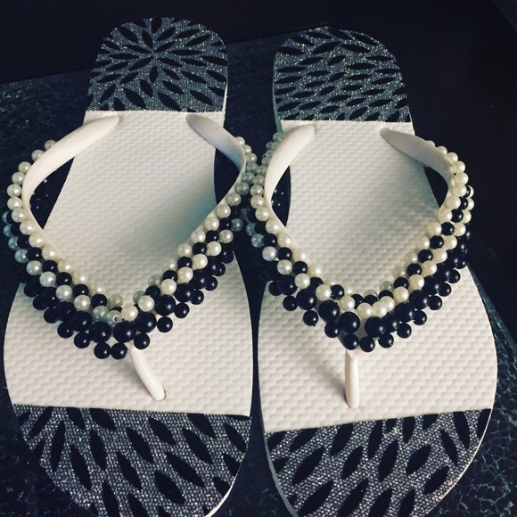 Embroidered Flip Flops - Picture 7 of 8