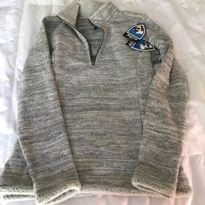 White/gray Kuhl fleece