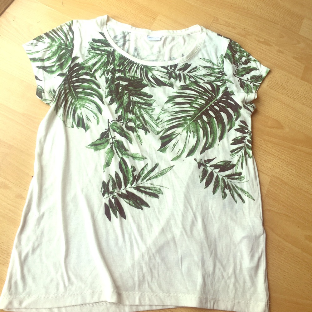 Palm print T