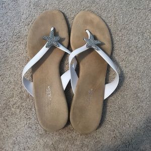 Aerosoles Starfish Flip Flops