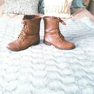 *Sale* Brown boots
