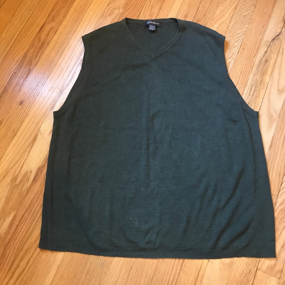 Eddie Bauer men's vest in dark green