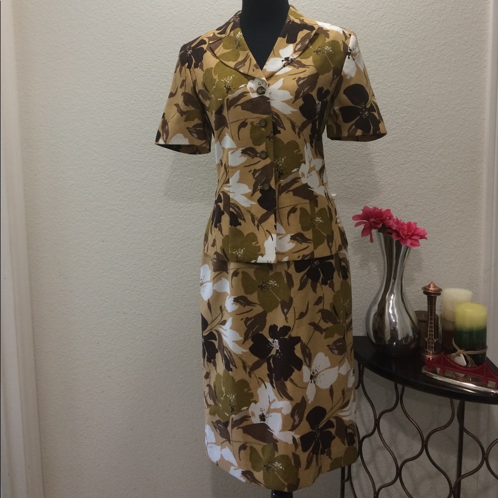 🍂🍁 EUC Two piece Women's suit size 6