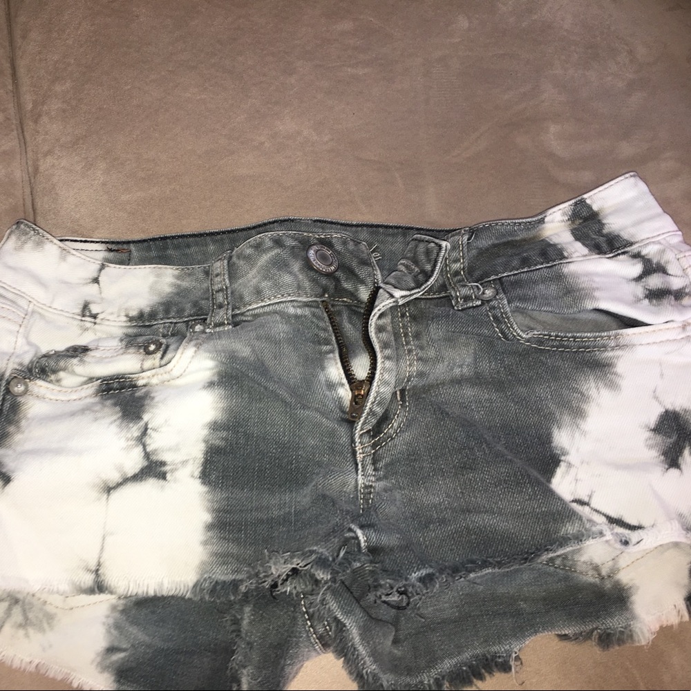 Washed denim shorts