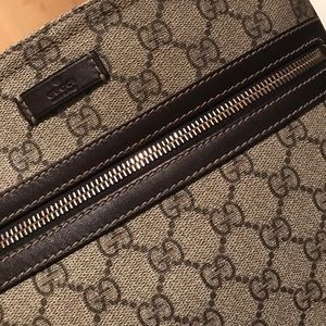 Gucci supreme Messenger bag