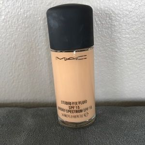 MAC Studio Fix Fluid NC25