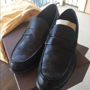 Louis Vuitton shoes for men size 8