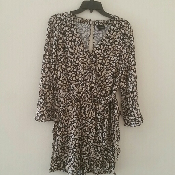 WWW Gorgeous Floral Print Romper - Picture 7 of 7