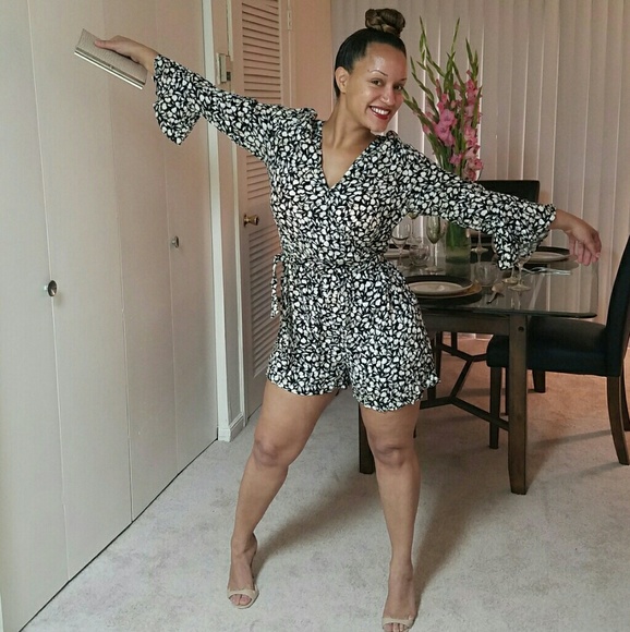 WWW Gorgeous Floral Print Romper - Picture 5 of 7