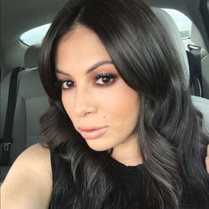 Meet your Posher, Yvette