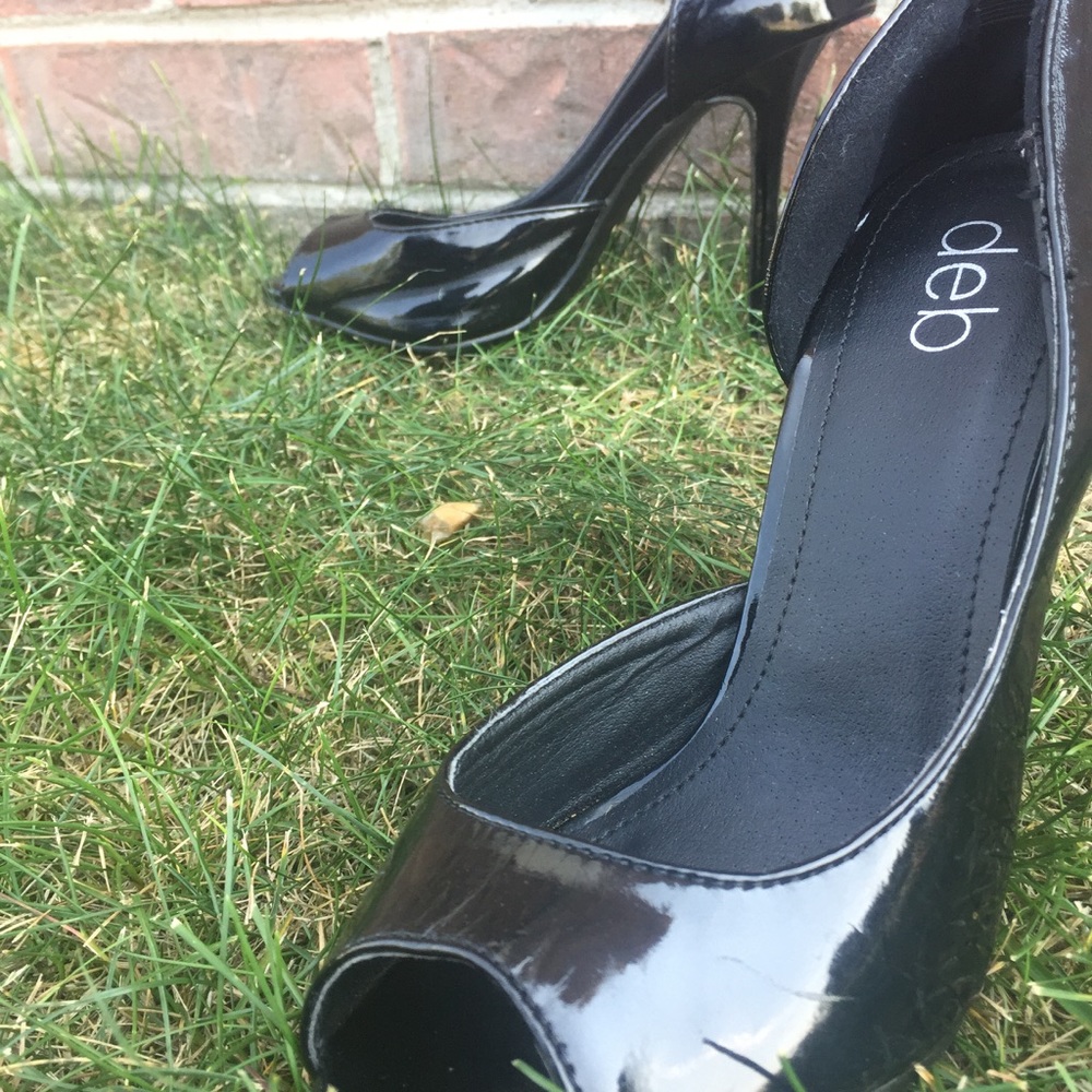 Peep toe heels