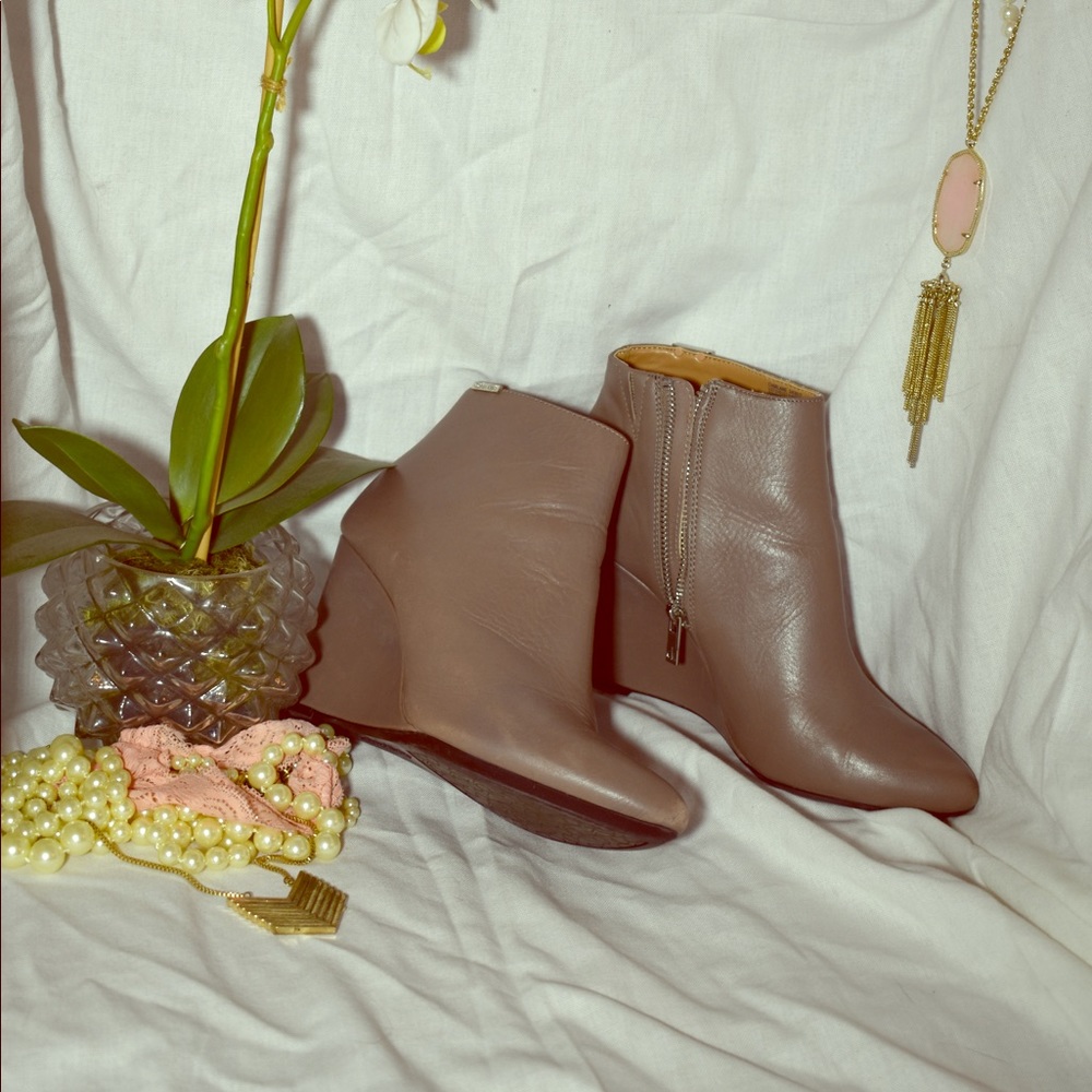 Calvin Klein Charlaine Leather Booties