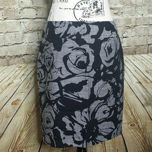 Ann Taylor Straight Pencil Style  Skirt Size 8