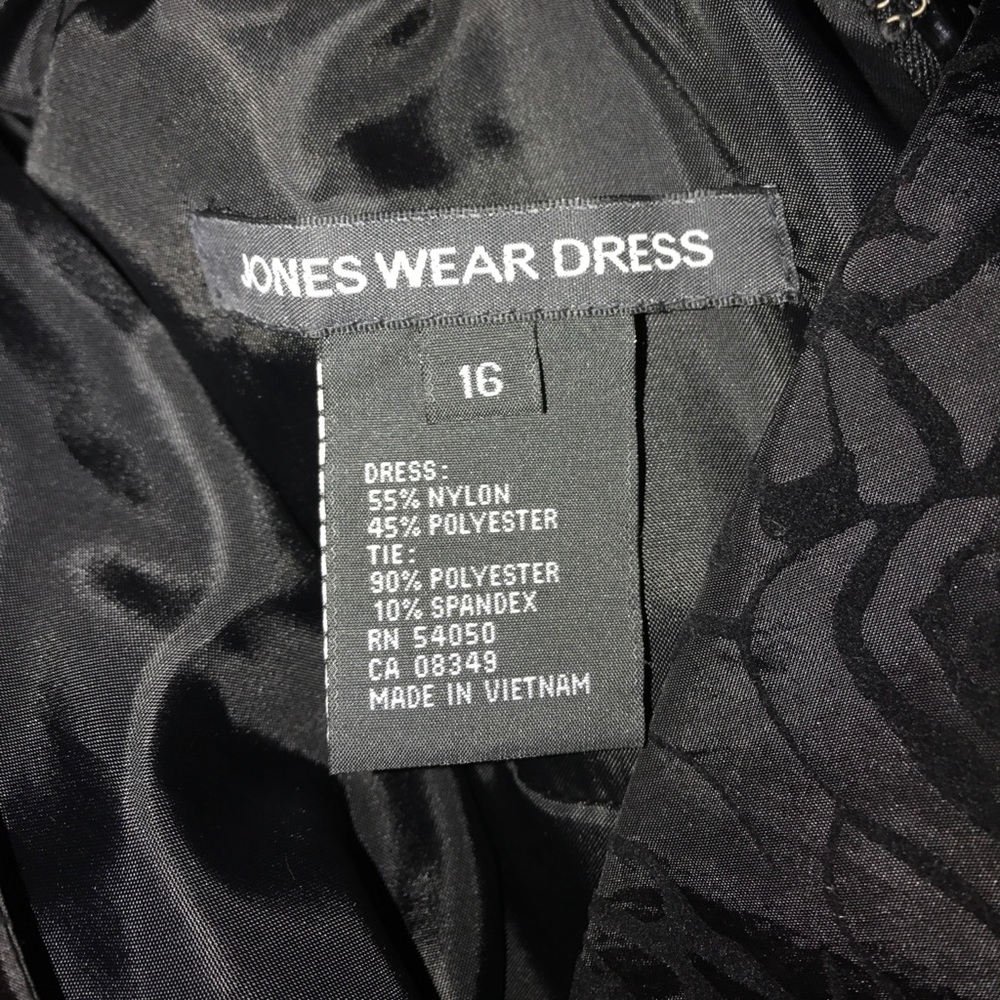 Jones Wear Cocktail Dress - Picture 6 of 6