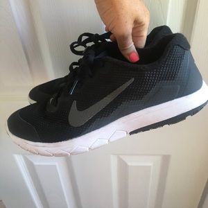 Nike black sneakers - size 7.5