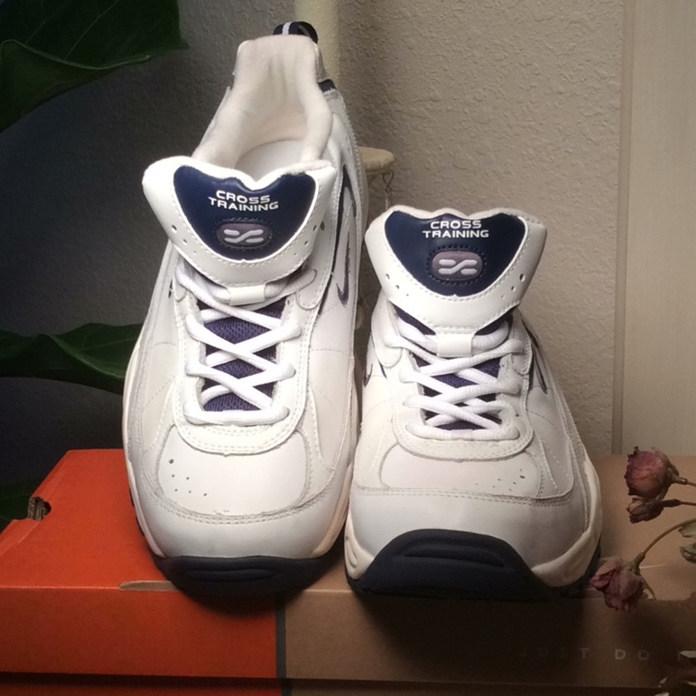 NIKE CROSS TRAINING MEN'S ATHLETIC SHOES