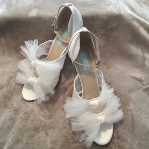 Betsy Johnson Wedding bow Heels 👠