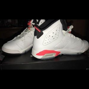 Jordan sneakers!! Size 5.5 in Boys