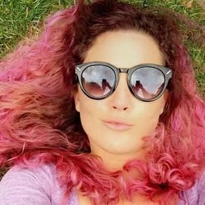 Meet your Posher, Dana