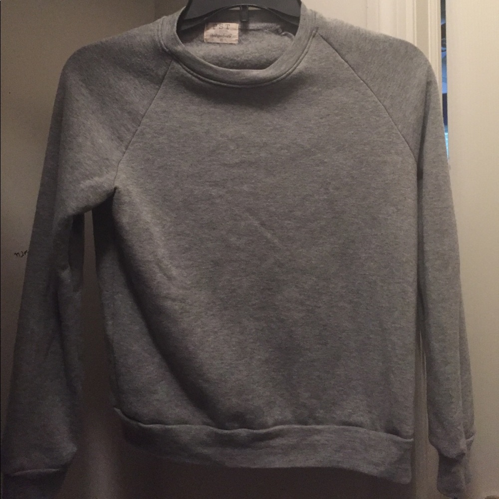 Pullover sweater