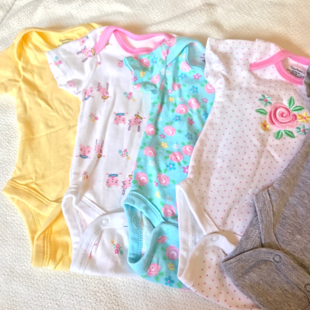 Gerber girls  bodysuit set