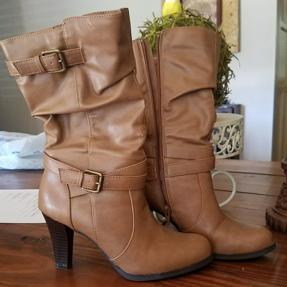 Zip up Boots
