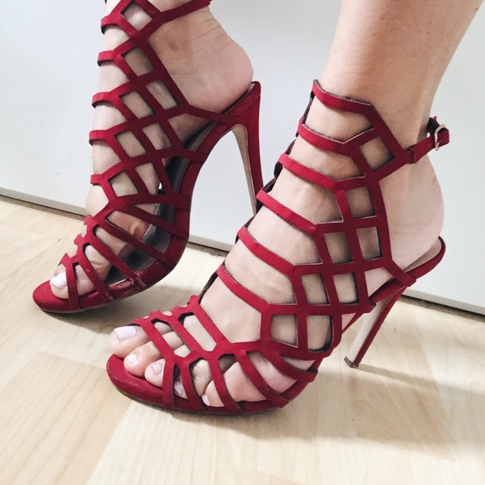 Strappy cut out Heels - Picture 2 of 4