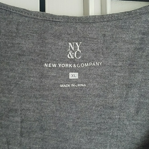 Grey ruffled top. XL. NYC&Co. - Picture 3 of 4