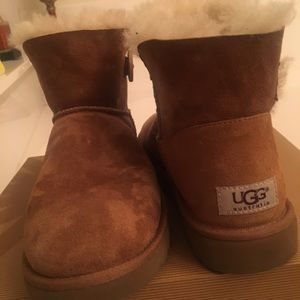 UGG mini boots (chestnut color) PRACTICALLY NEW