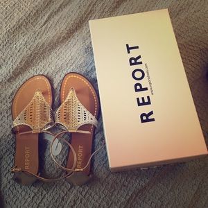 Sandals gold flat