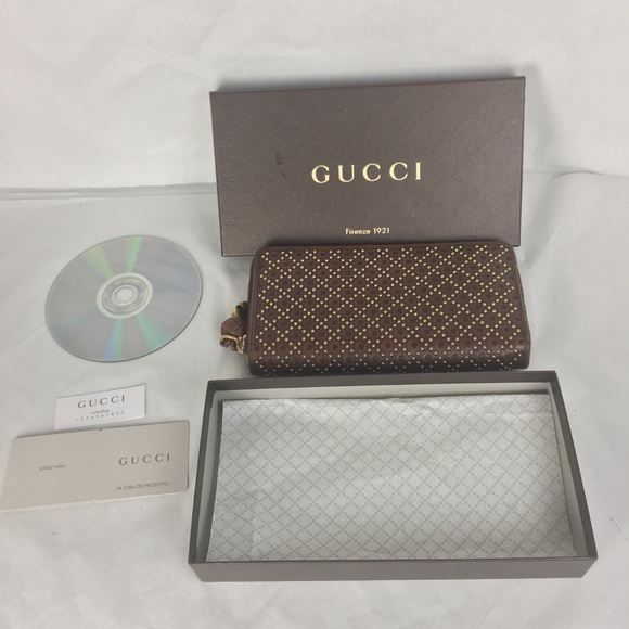 SOLD Gucci brown wallet zip top - Great Condition - Picture 2 of 7