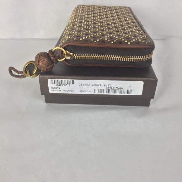 SOLD Gucci brown wallet zip top - Great Condition - Picture 3 of 7
