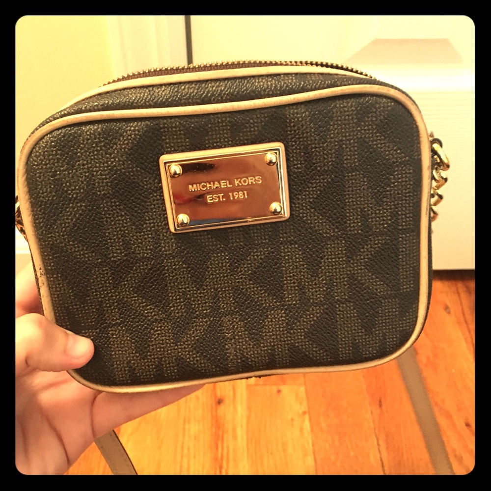 Michael Kors Chain Crossbody
