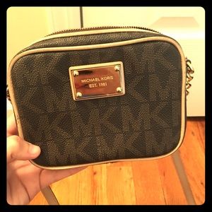 Michael Kors Chain Crossbody