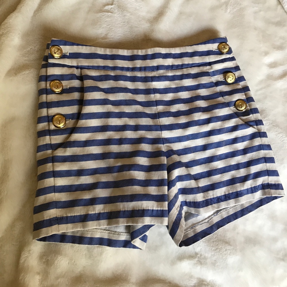 Cute beige and blue shorts!