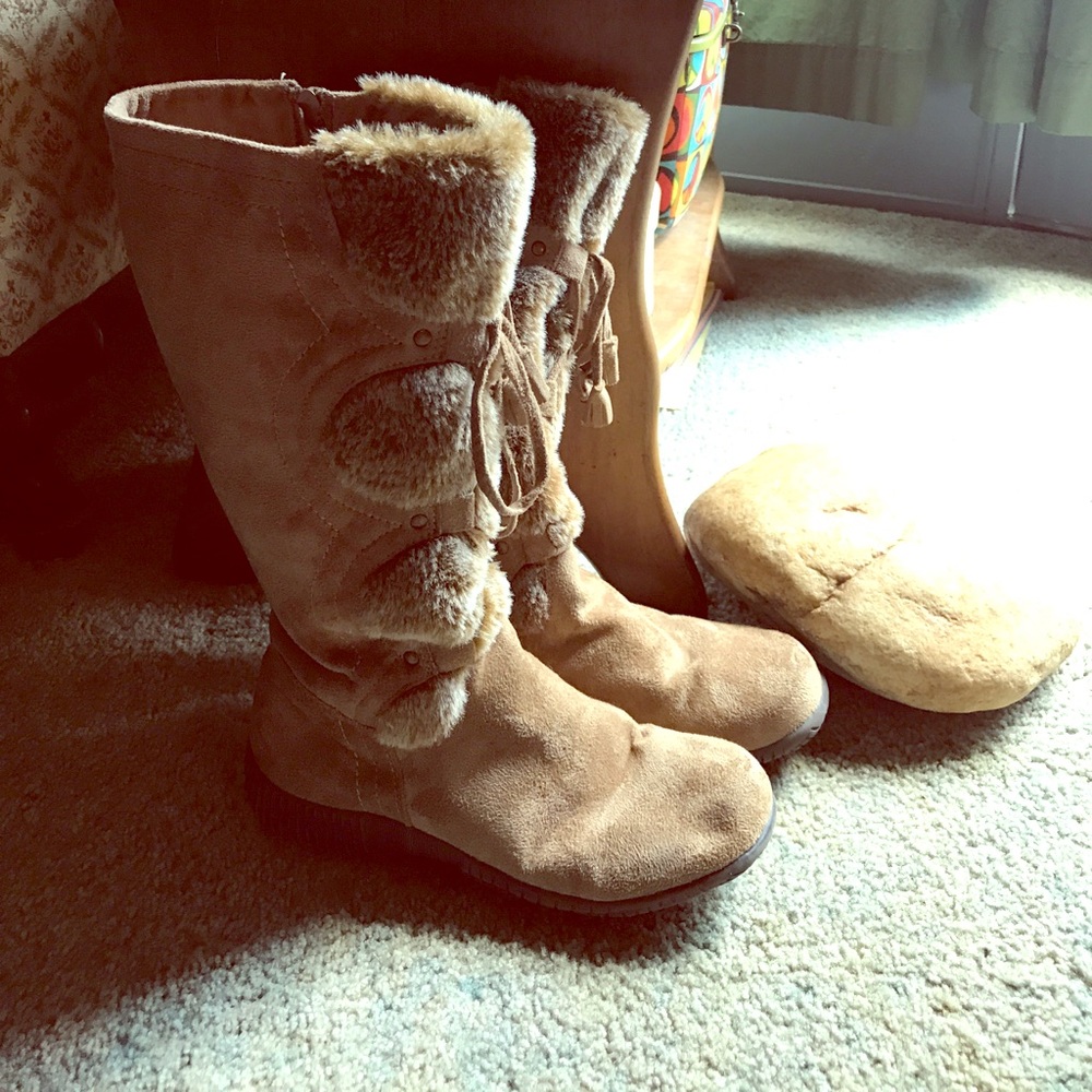 Boots, zip up knee.