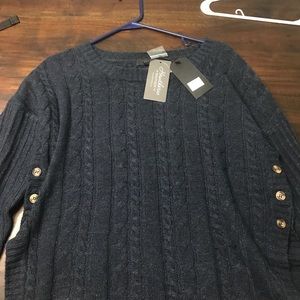 Hawthorne Boutique navy pullover sweater