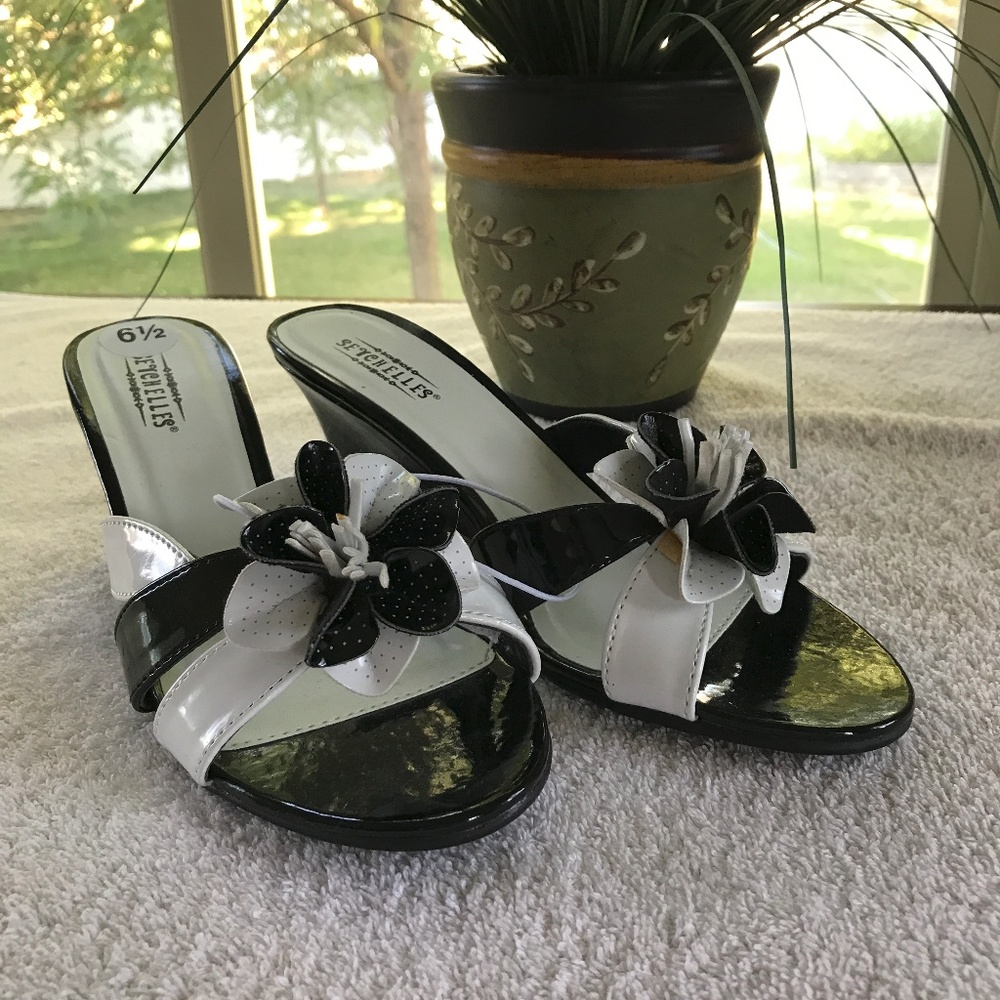 SEYCHELLES SLIP ON WEDGE HEEL SHOES BRAND NEW