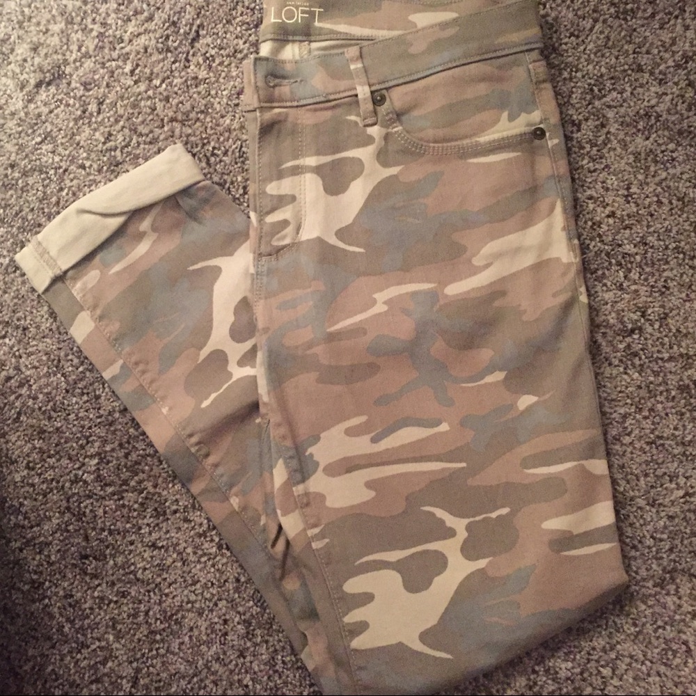 Loft Cropped Army Print Pant