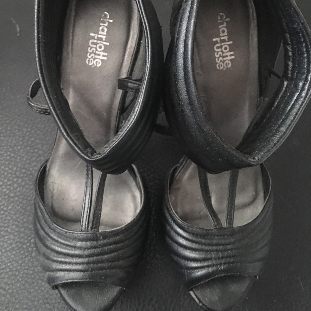 Black heels with hot pink bottom