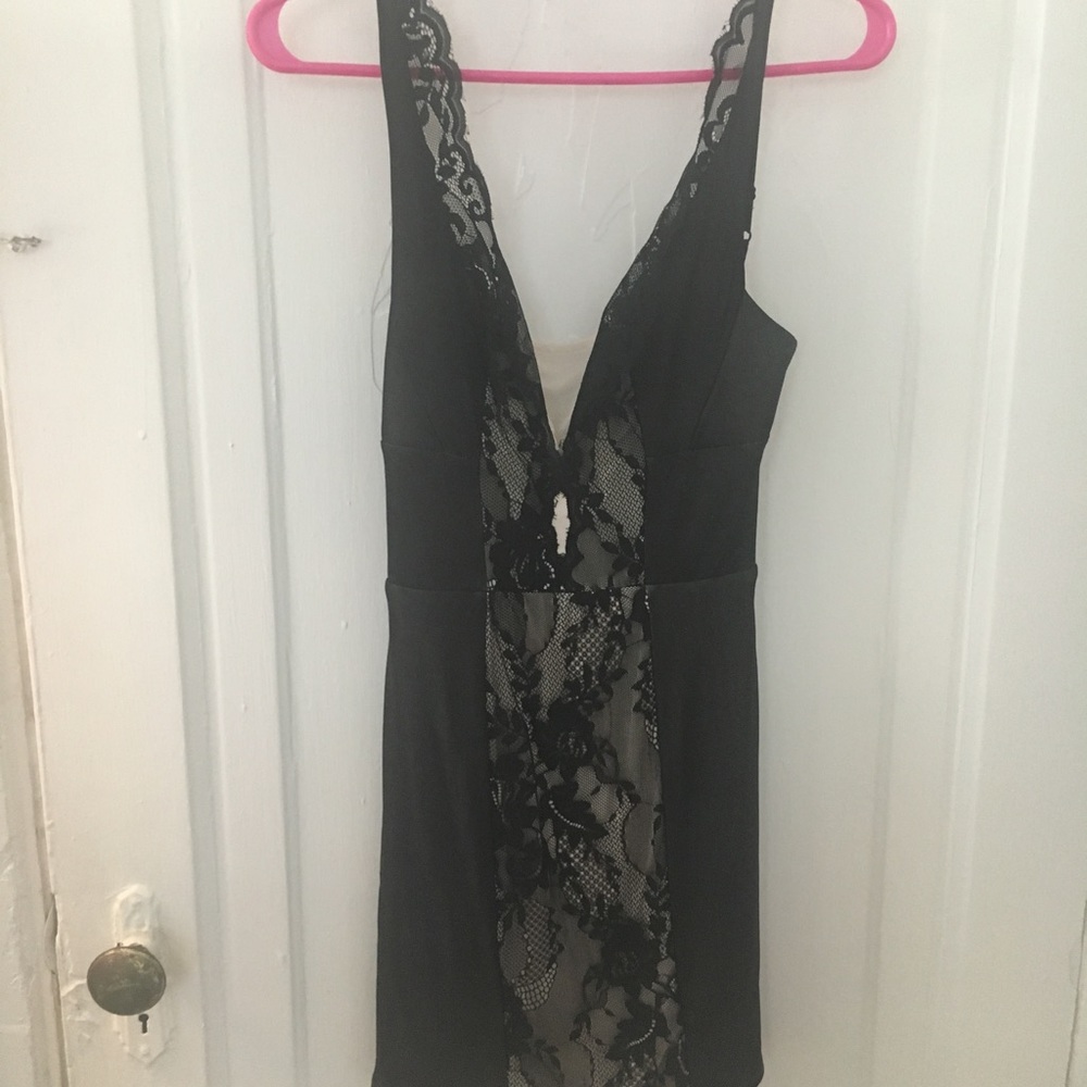 Bebe lace dress