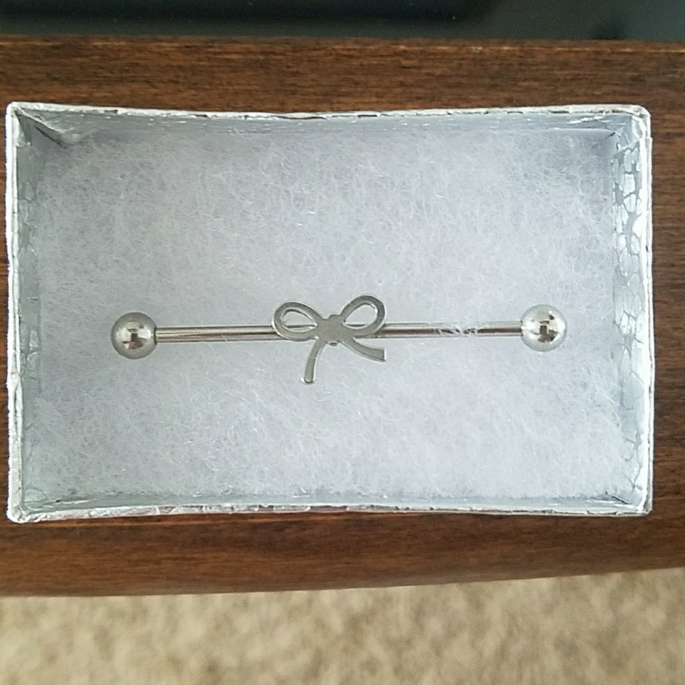 1&1/2 Inch Industrial Bar with Bow