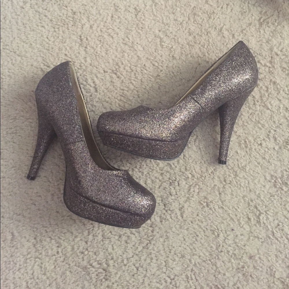 Madden Girl Glitter Pumps