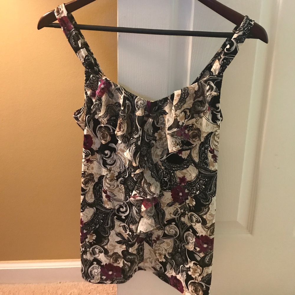 5/$20 Ruffled tank top