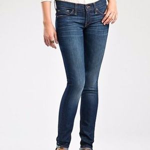 ⚡️BIG SALE!!⚡️Lucky Jeans Sz 2/26 Charlie Skinny