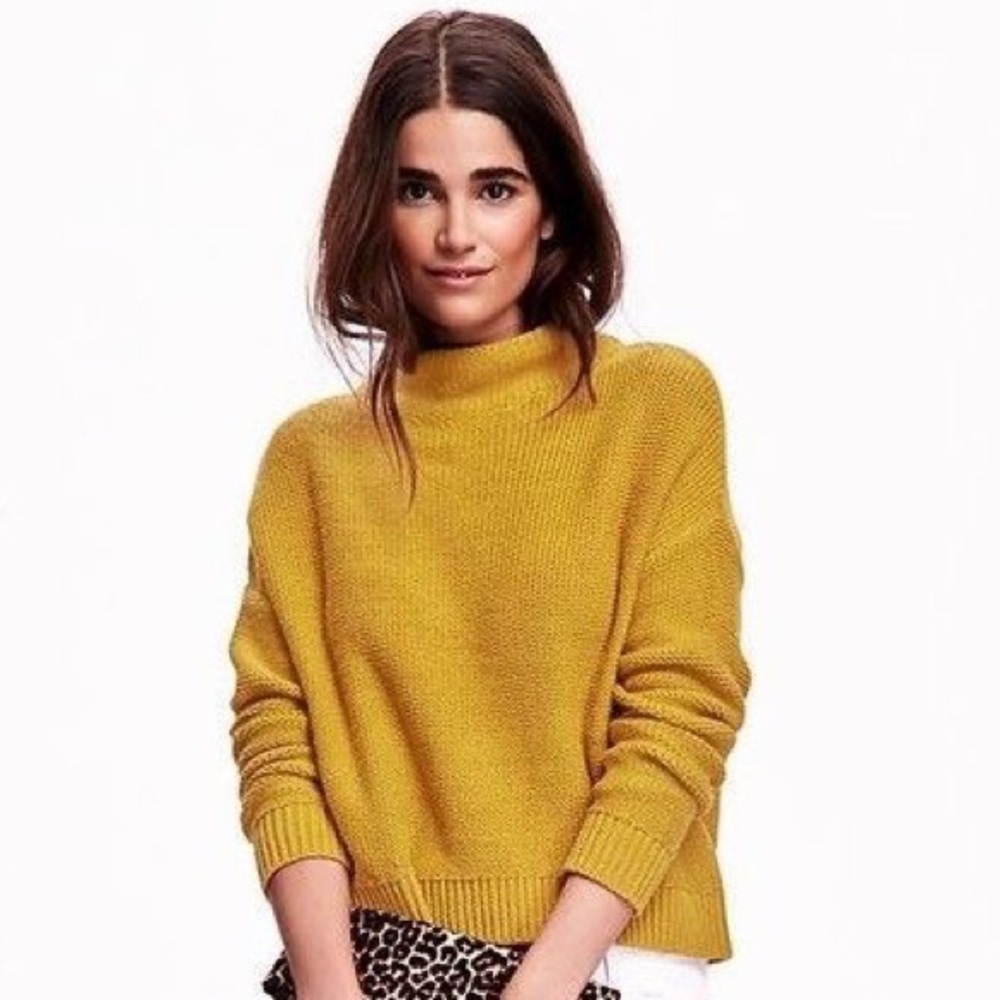 ⭐️MUSTARD COLORED CROPPED TURTLENECK SWEATER⭐️